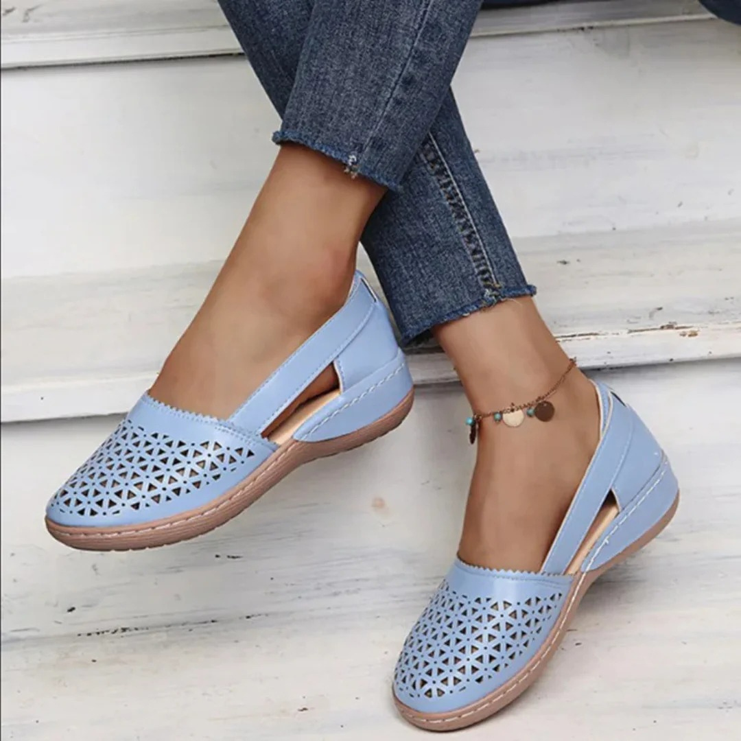Carina | Cushioned Walking Shoes