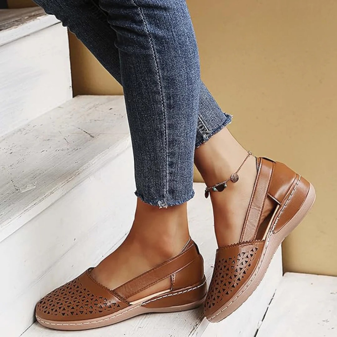 Carina | Cushioned Walking Shoes
