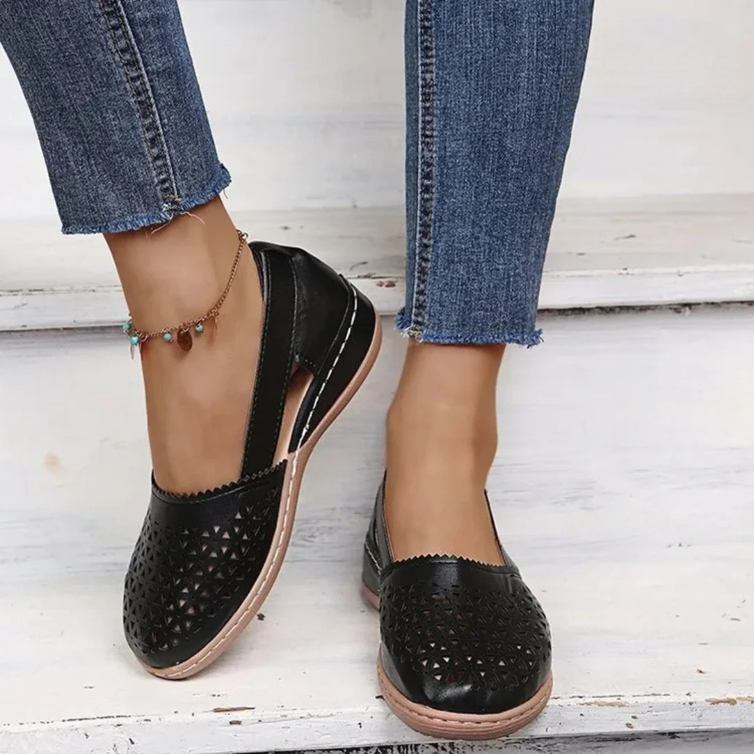 Carina | Cushioned Walking Shoes