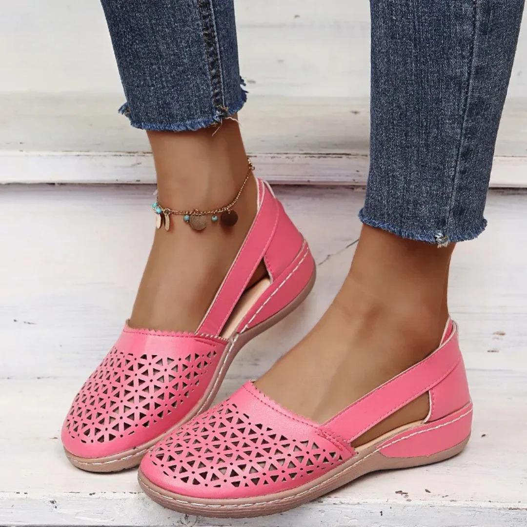 Carina | Cushioned Walking Shoes