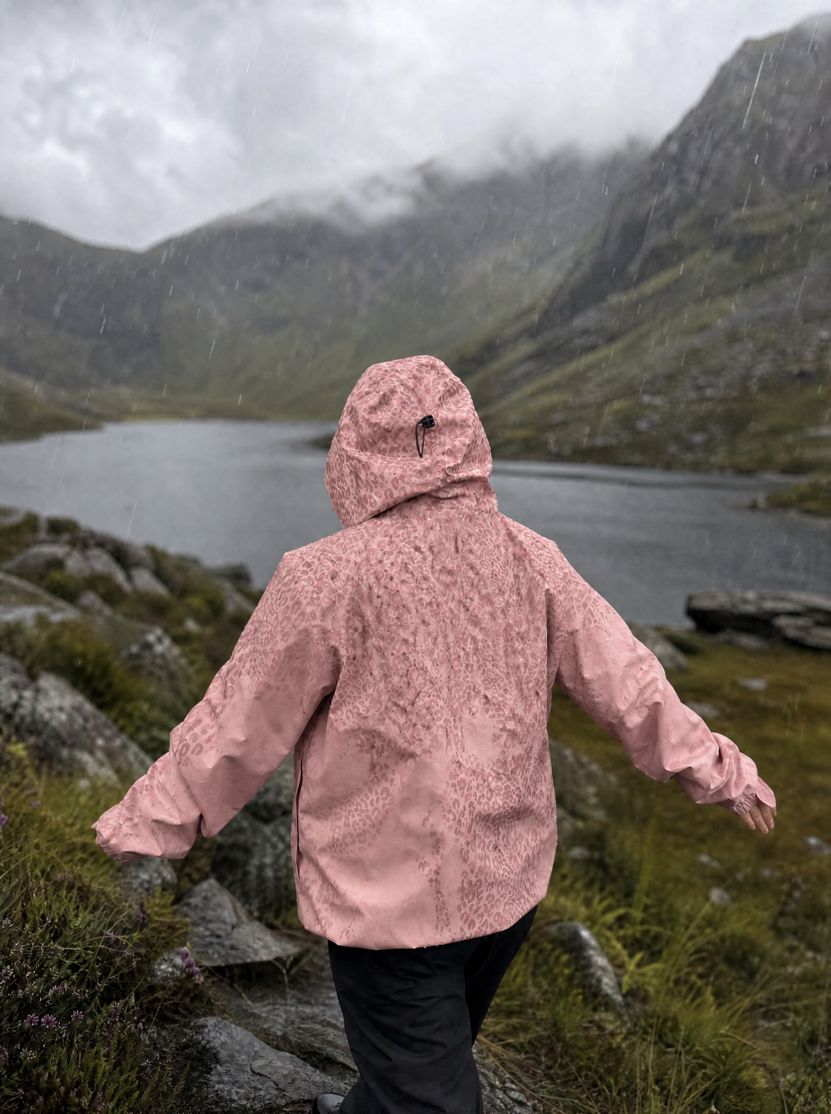 Halcyra | Women's Hooded Rain Jacket